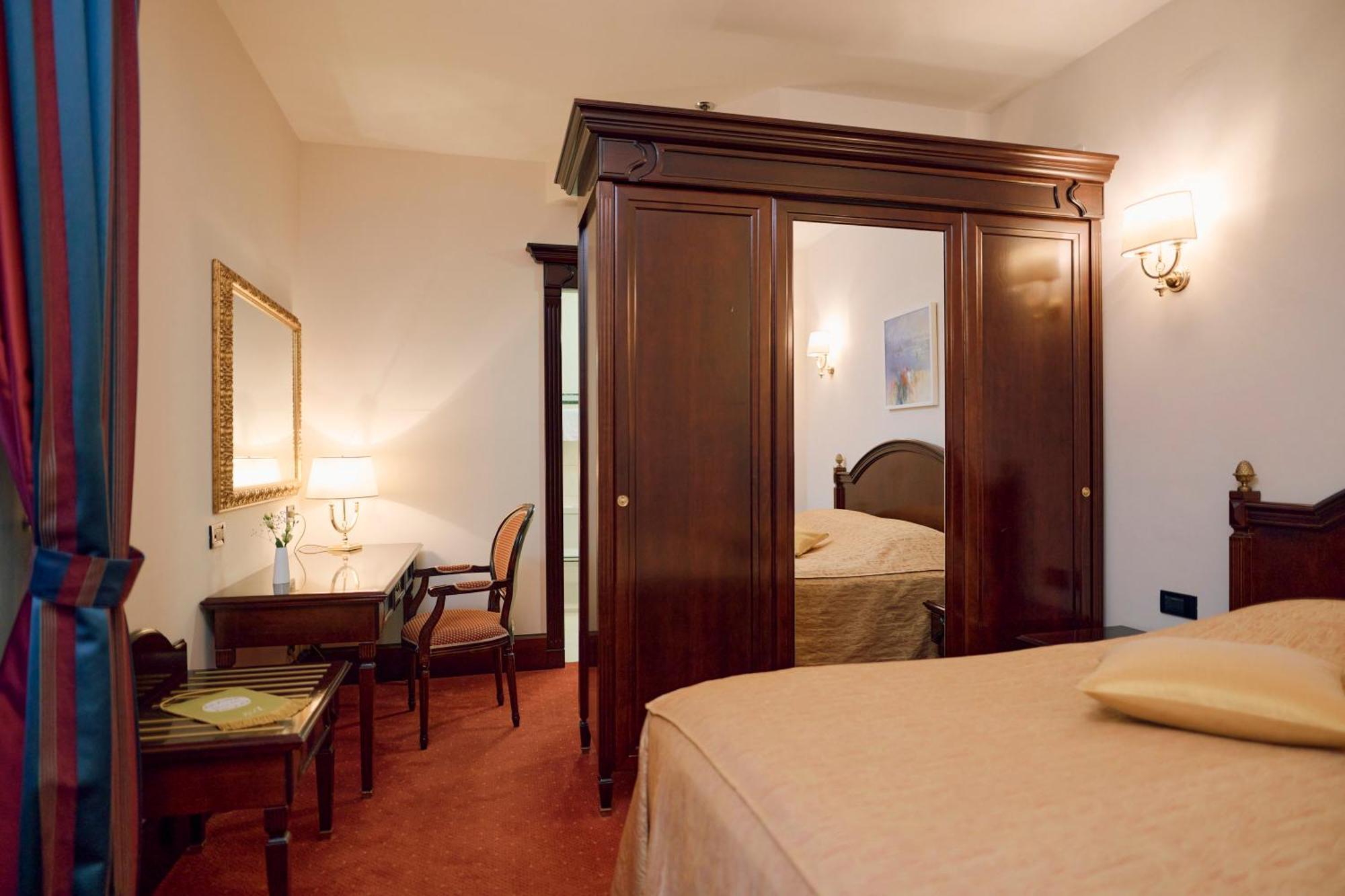 Arbiana Heritage Hotel Раб Стая снимка